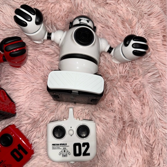 Mecha Rivals Remote Control Ejecting Battle Robots Set - Picture 12 of 14